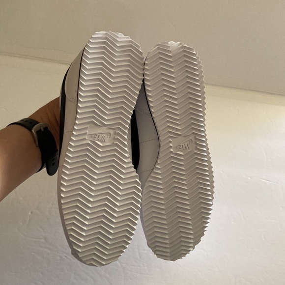 NIKE White Cortez Sneakers Big Kid 5 - Picture 7 of 11